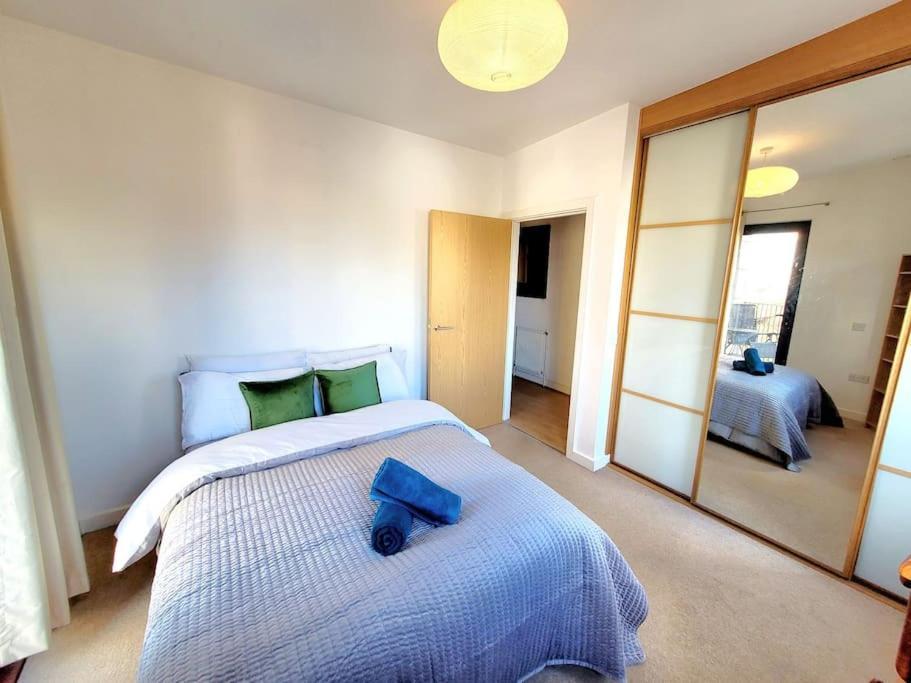 Battersea Power Station Suite London Exterior foto